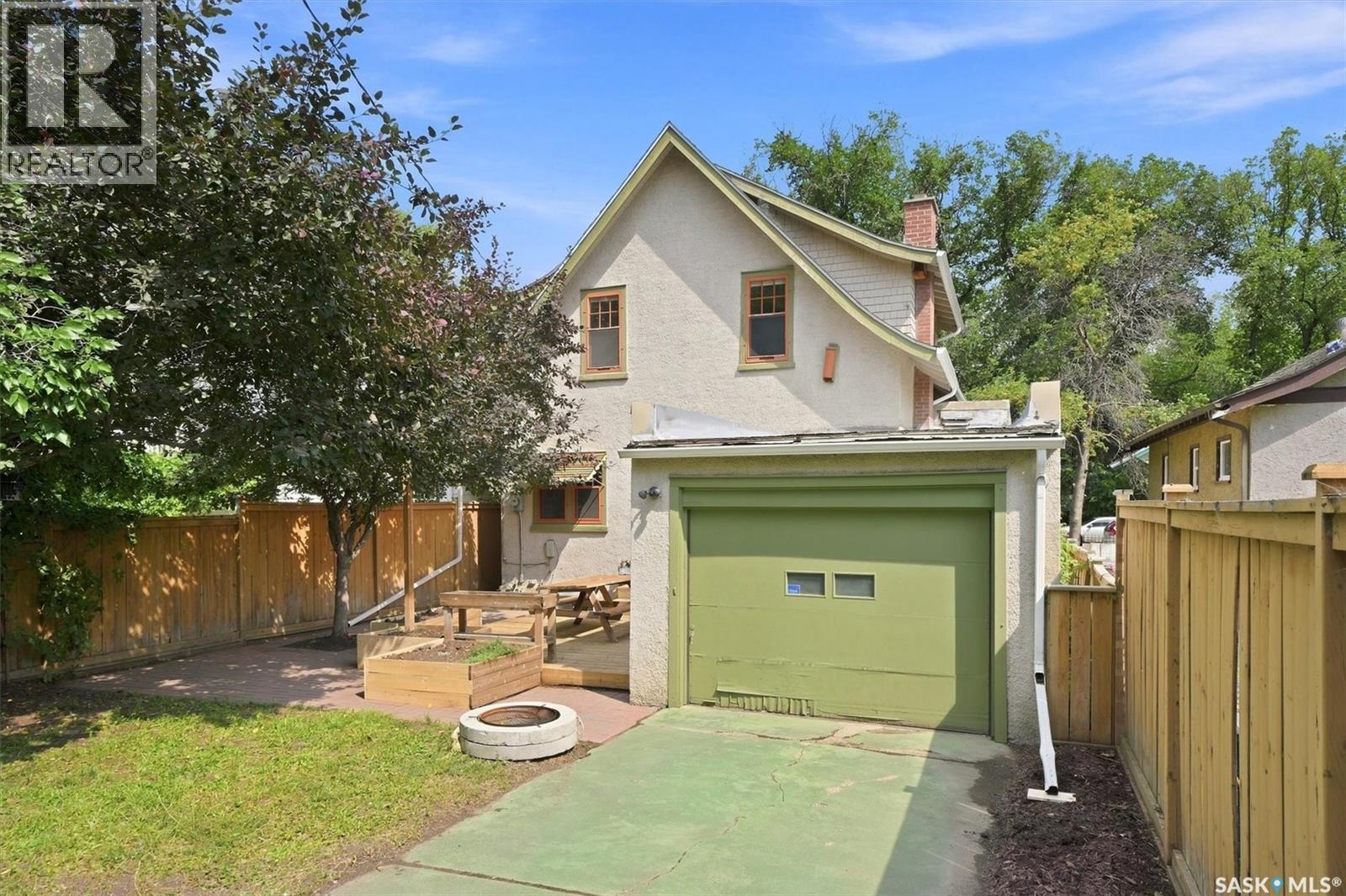 617 7Th Avenue N, Saskatoon, SK - Outdoor