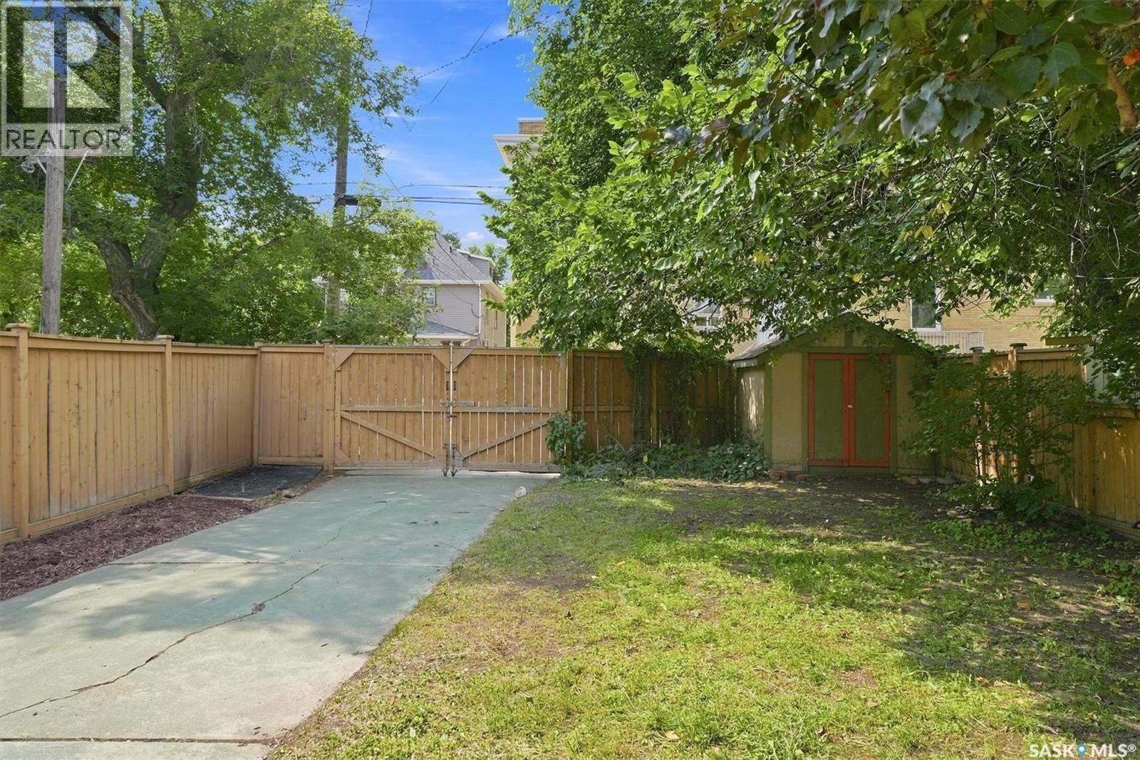 617 7Th Avenue N, Saskatoon, SK - Outdoor