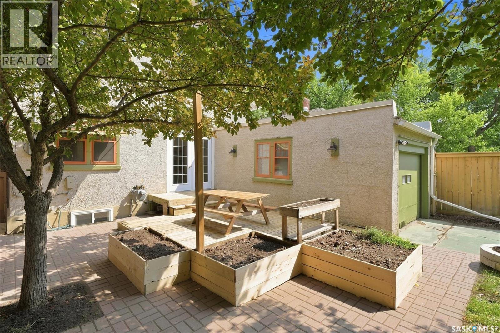 617 7Th Avenue N, Saskatoon, SK - Outdoor With Deck Patio Veranda With Exterior