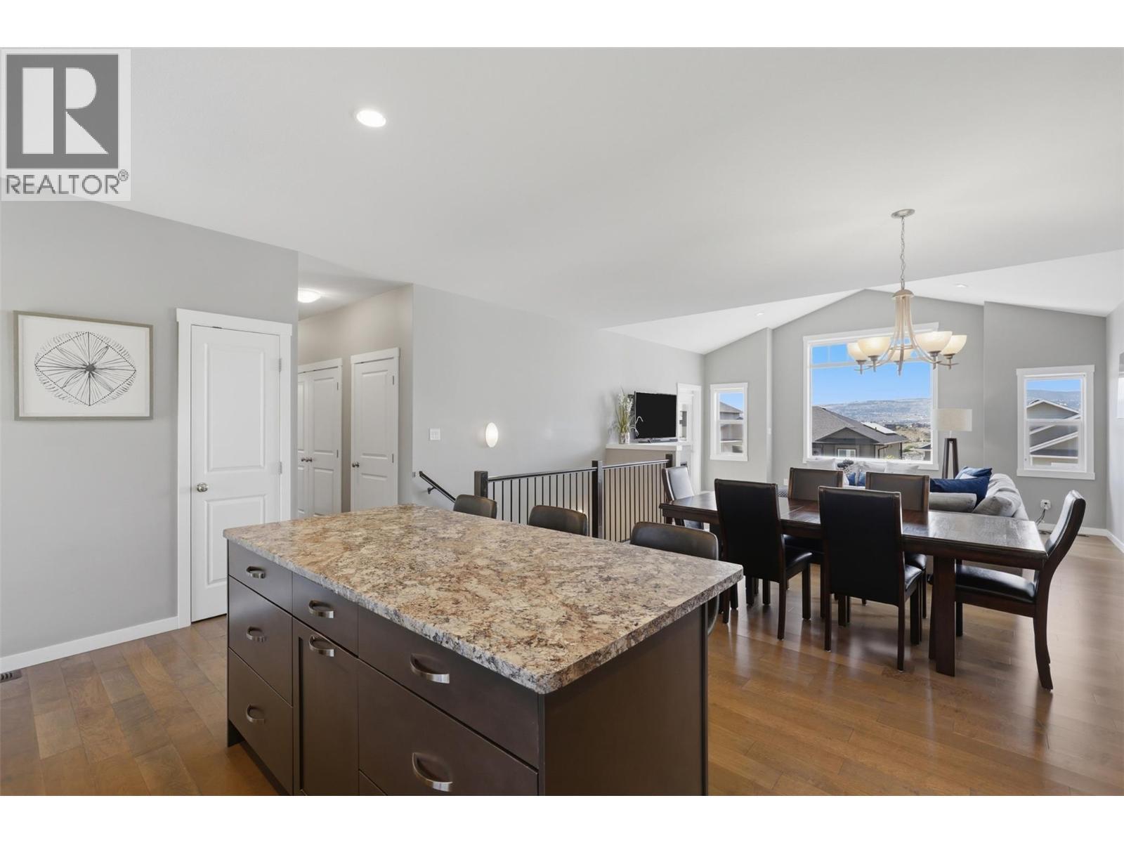 2109 Doubletree Crescent, Kamloops, BC - Indoor Photo Showing Dining Room