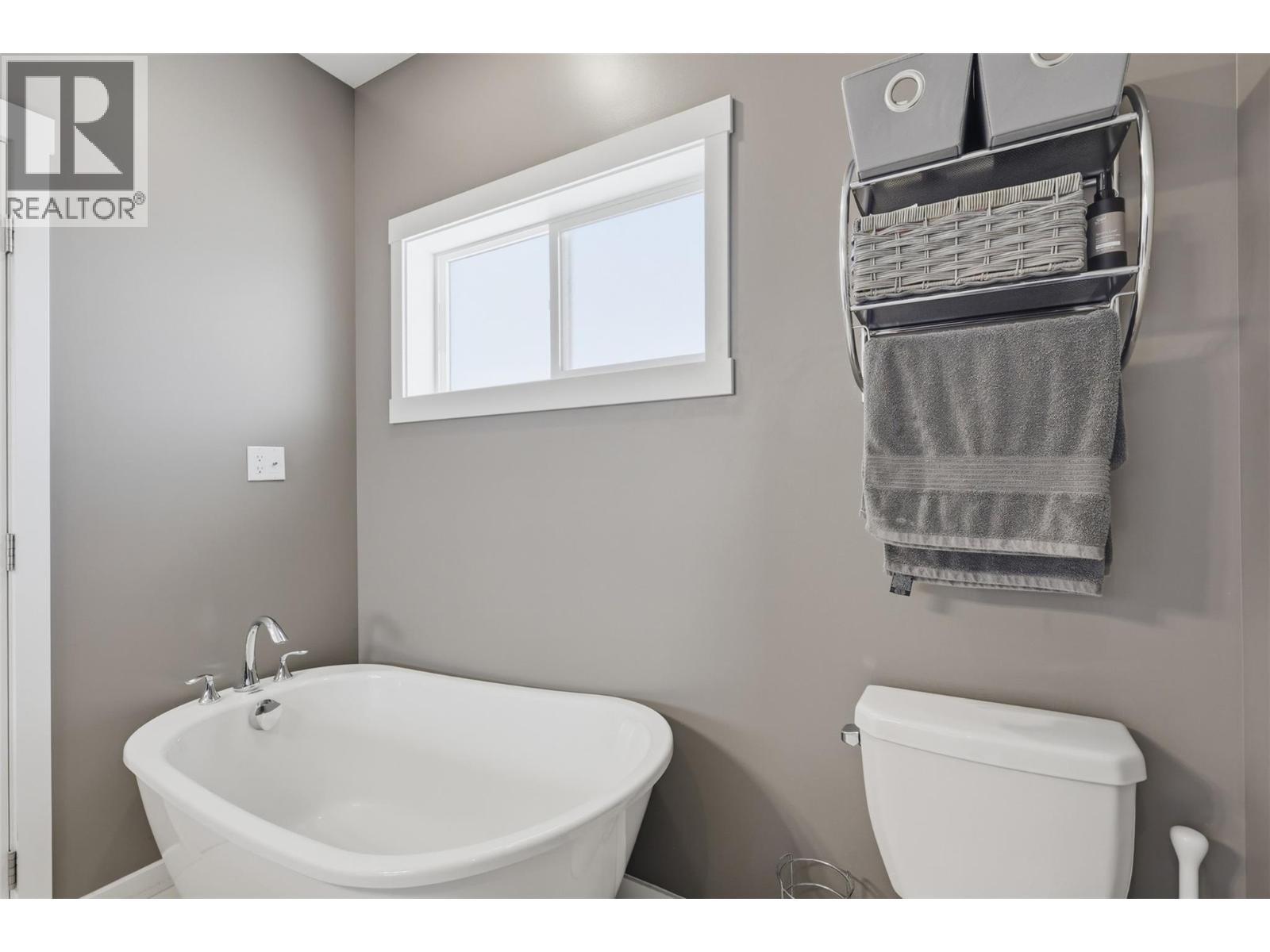 2109 Doubletree Crescent, Kamloops, BC - Indoor Photo Showing Bathroom
