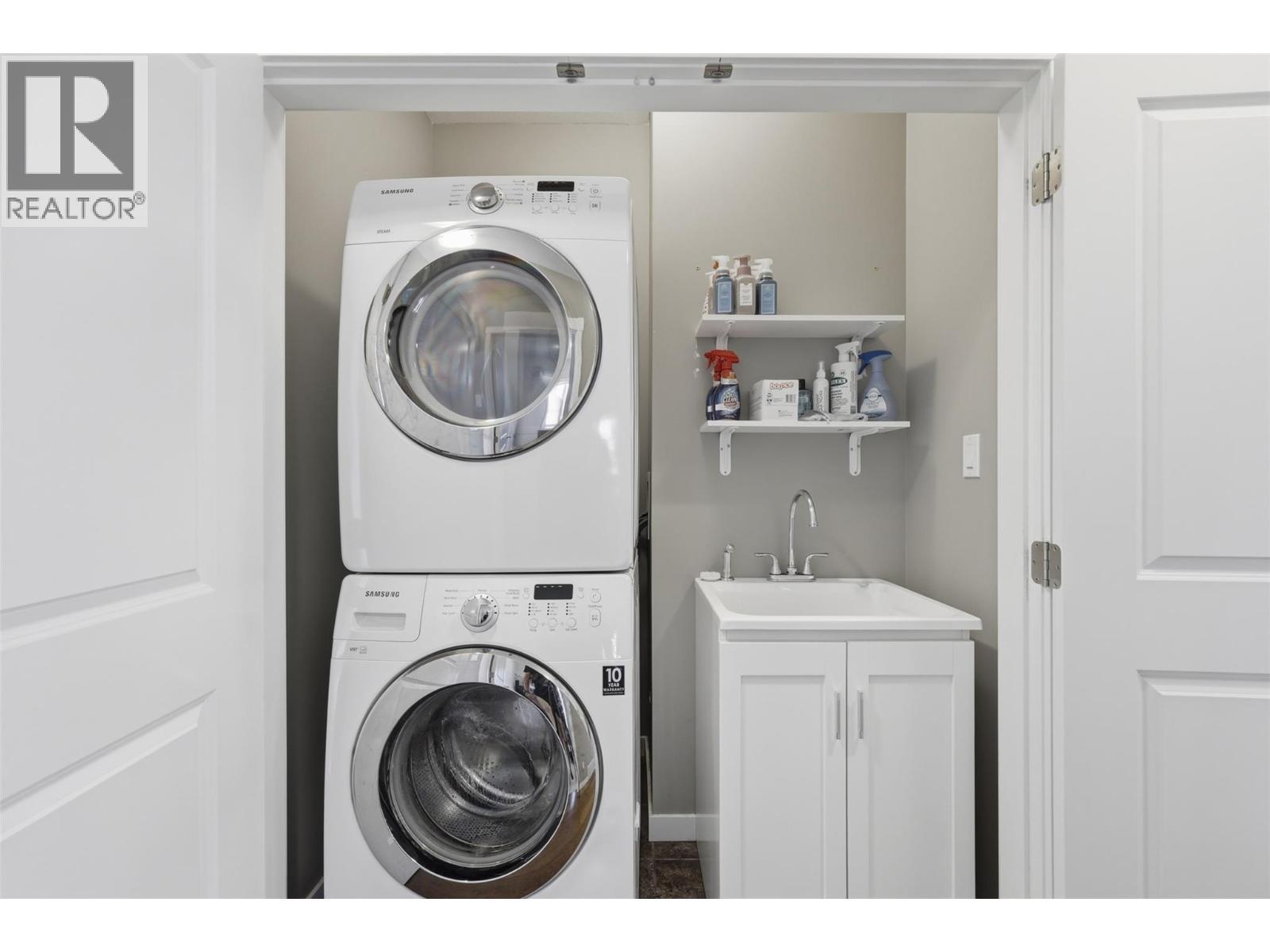 2109 Doubletree Crescent, Kamloops, BC - Indoor Photo Showing Laundry Room