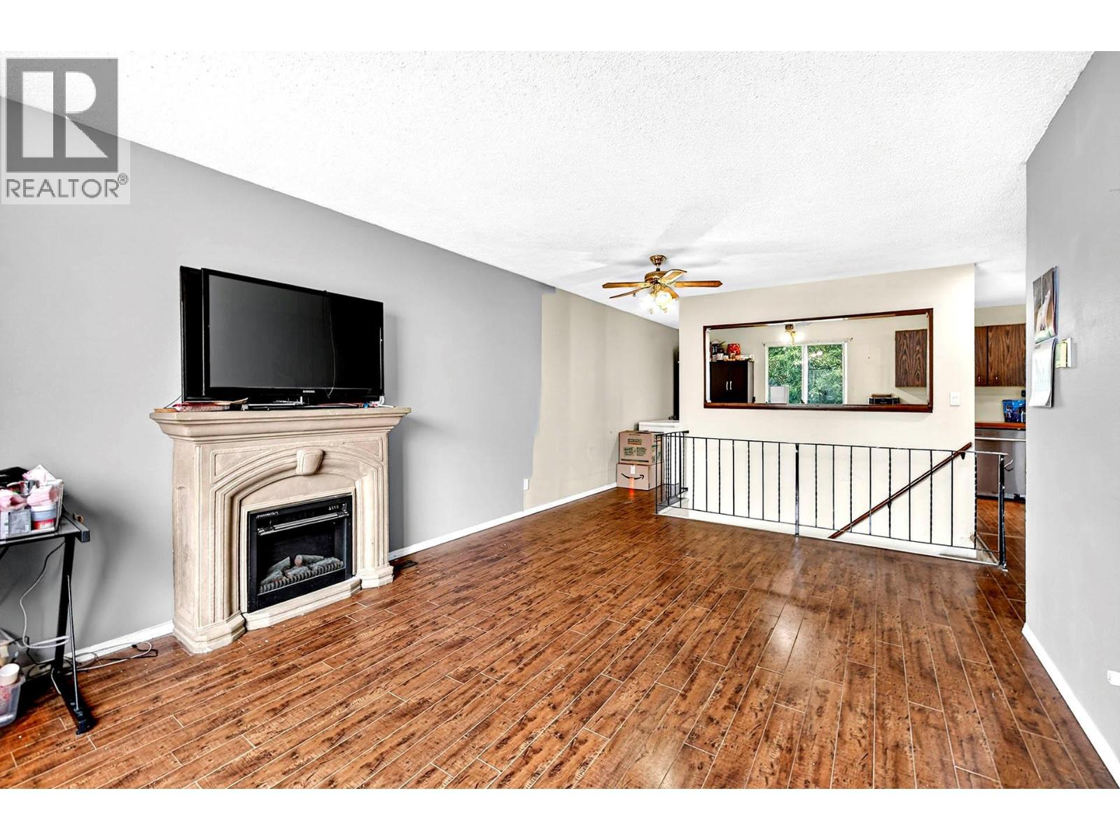 800 Valhalla Drive Unit# 40, Kamloops, BC - Indoor With Fireplace
