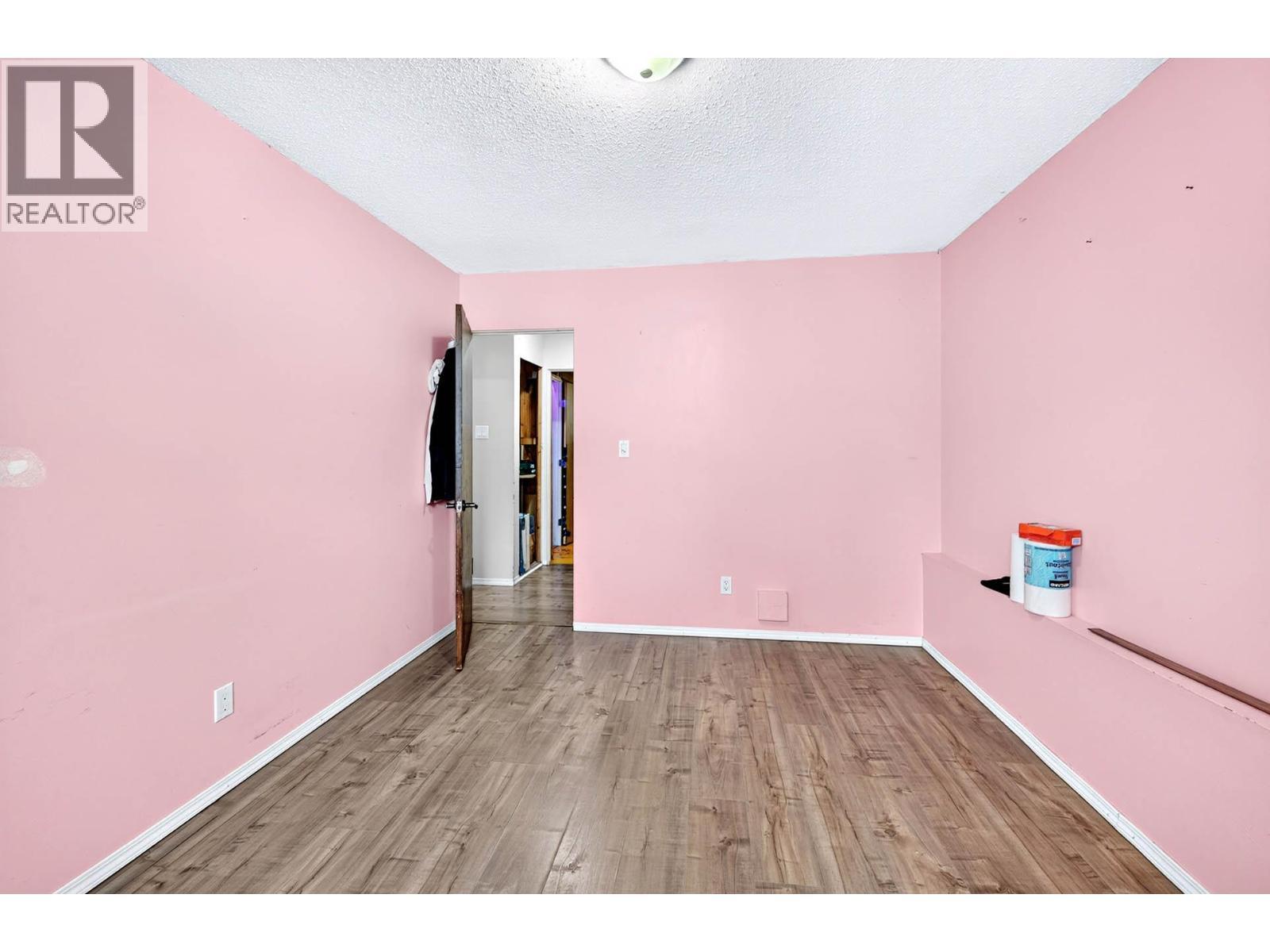 800 Valhalla Drive Unit# 40, Kamloops, BC - Indoor Photo Showing Other Room