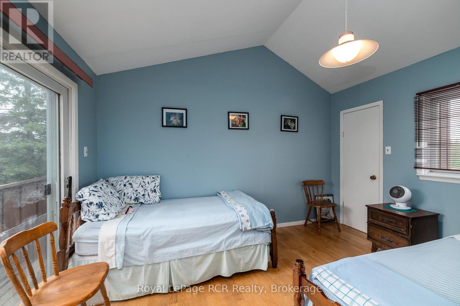 613154 Sideroad 50, West Grey, ON - Indoor Photo Showing Bedroom