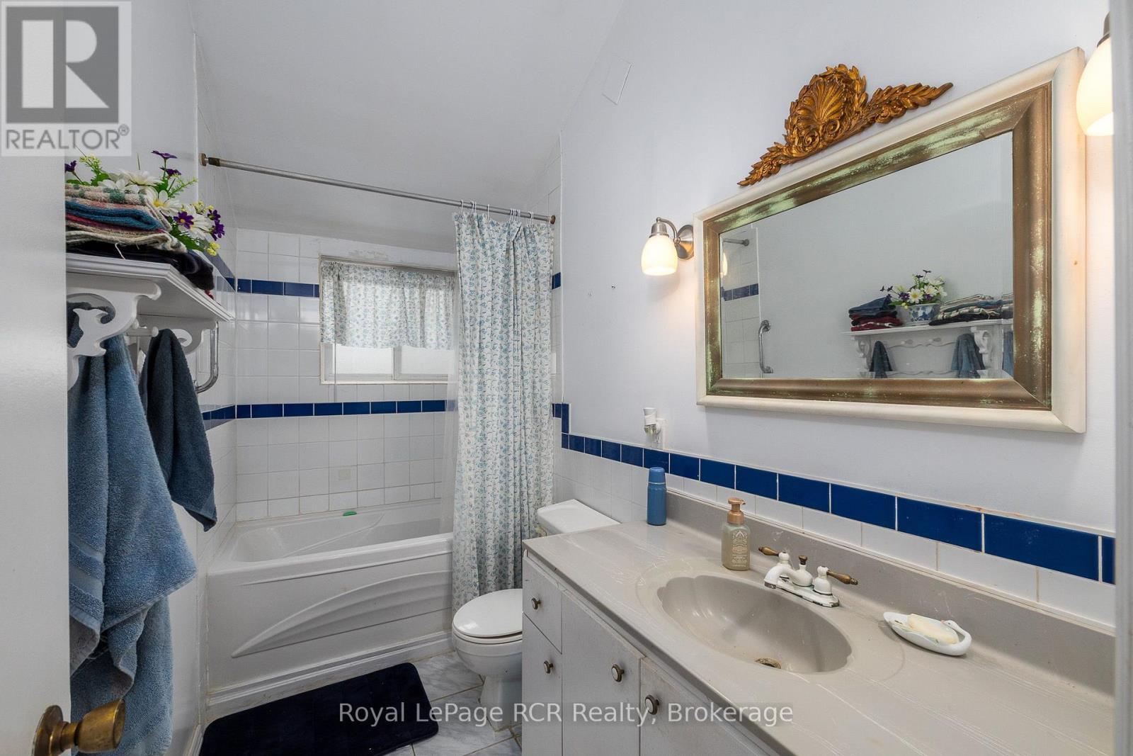 613154 Sideroad 50, West Grey, ON - Indoor Photo Showing Bathroom