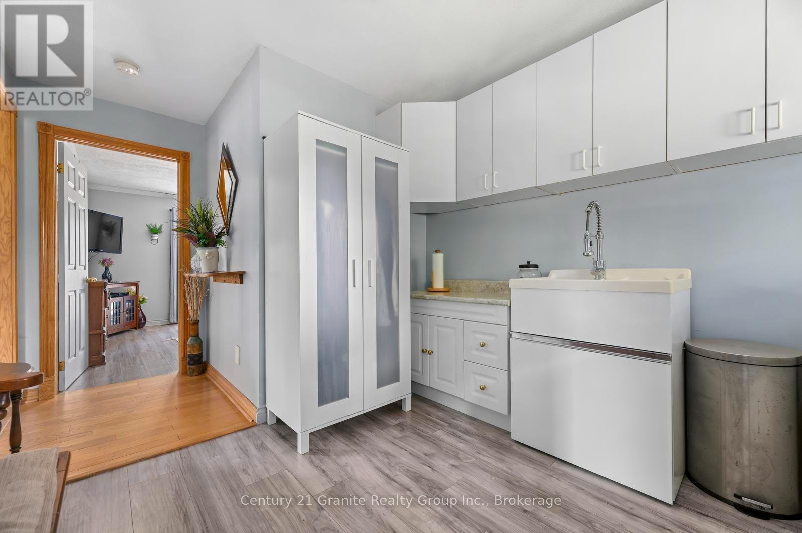 64 Bentley Place, Faraday, ON - Indoor