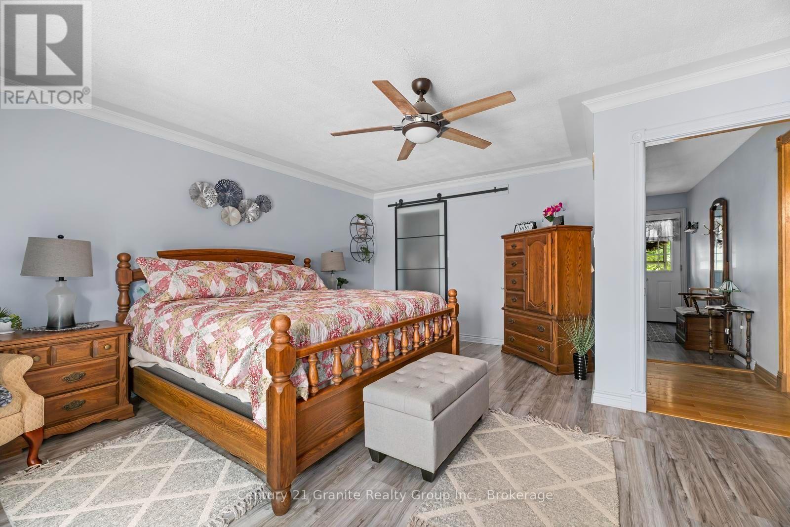 64 Bentley Place, Faraday, ON - Indoor Photo Showing Bedroom