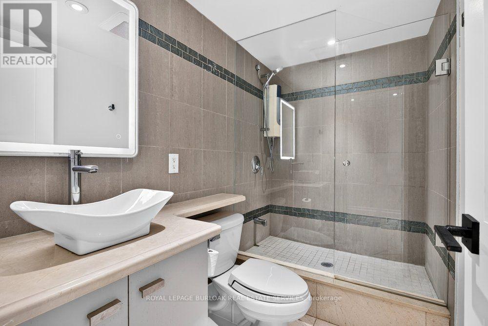 2901 - 2045 Lake Shore Boulevard W, Toronto, ON - Indoor Photo Showing Bathroom