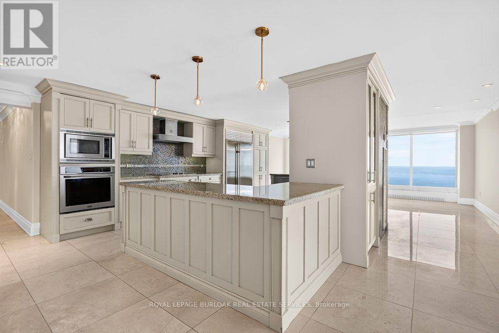 2901 - 2045 Lake Shore Boulevard W, Toronto, ON - Indoor Photo Showing Kitchen