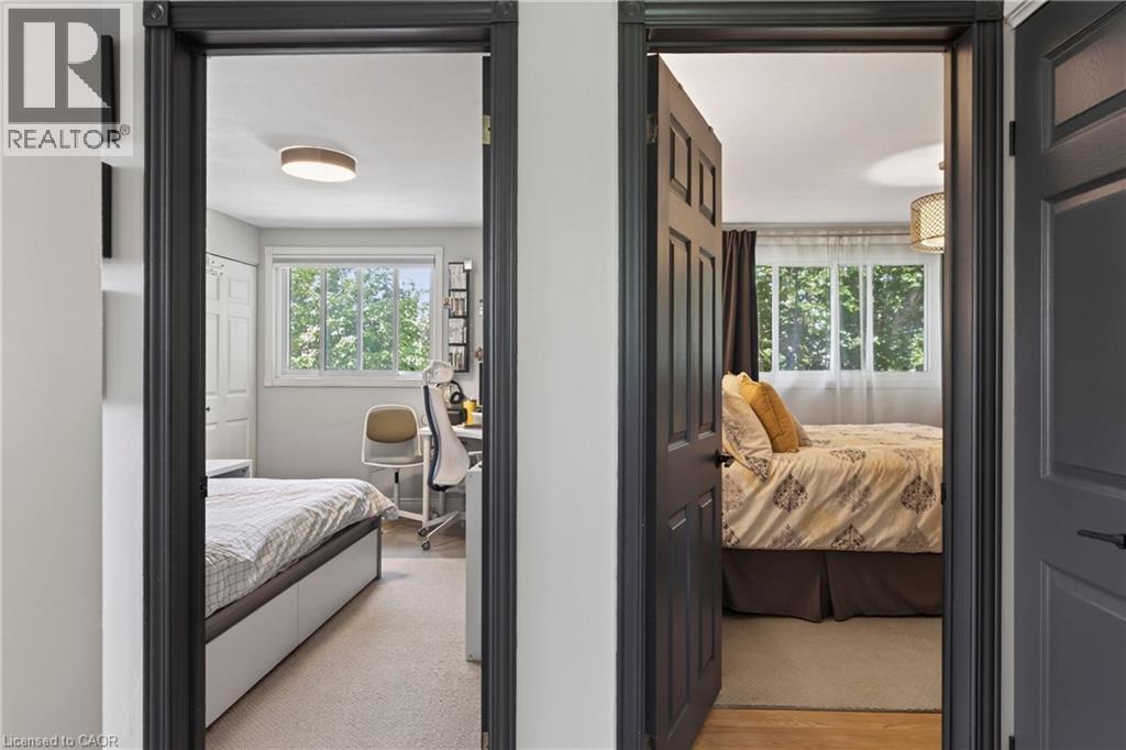 28 Ramsgate Drive, Stoney Creek, ON - Indoor Photo Showing Bedroom