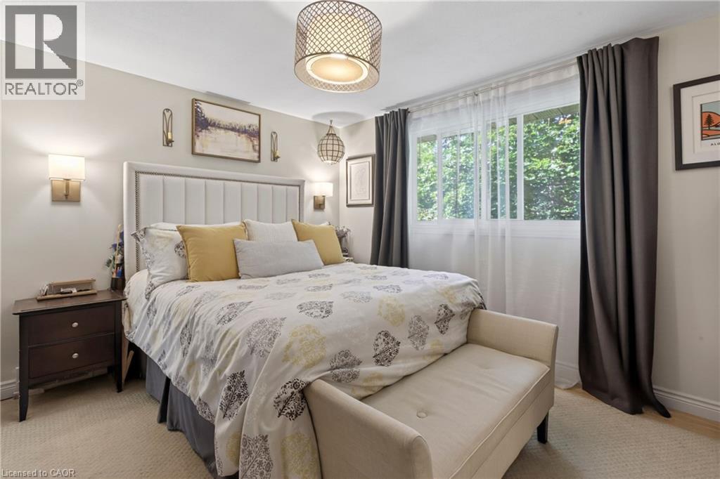28 Ramsgate Drive, Stoney Creek, ON - Indoor Photo Showing Bedroom
