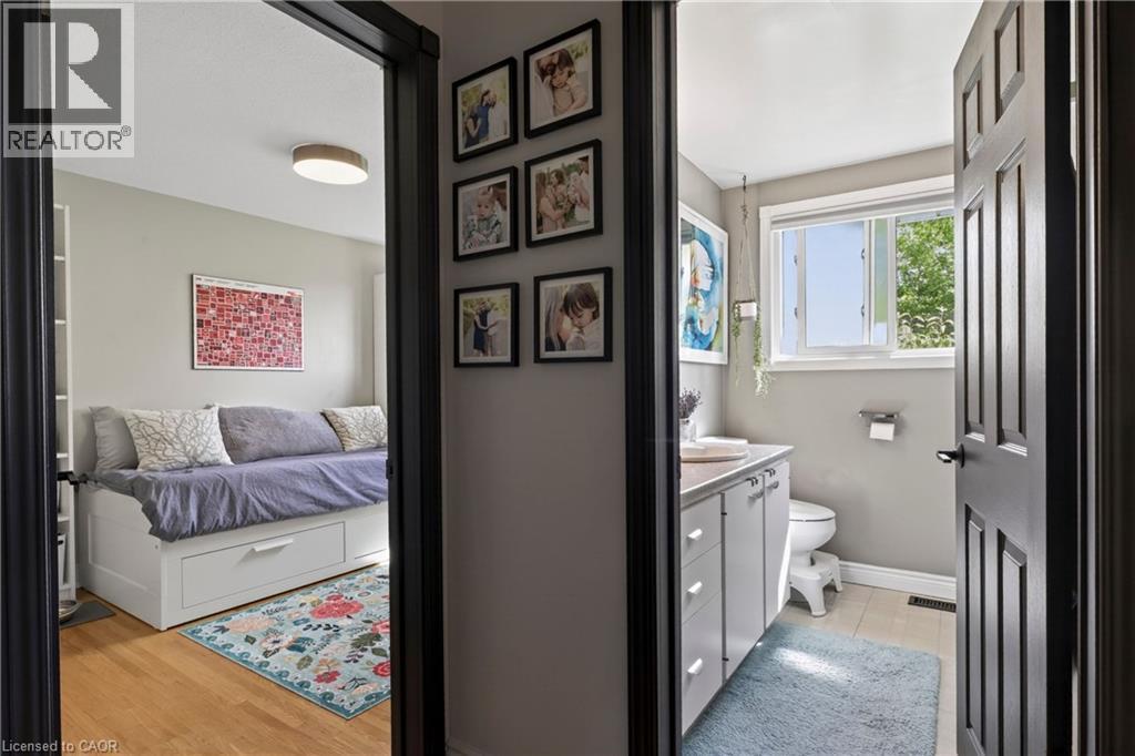 28 Ramsgate Drive, Stoney Creek, ON - Indoor Photo Showing Bathroom