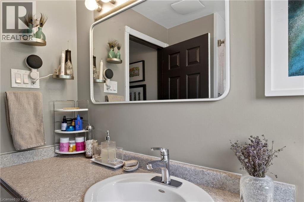 28 Ramsgate Drive, Stoney Creek, ON - Indoor Photo Showing Bathroom