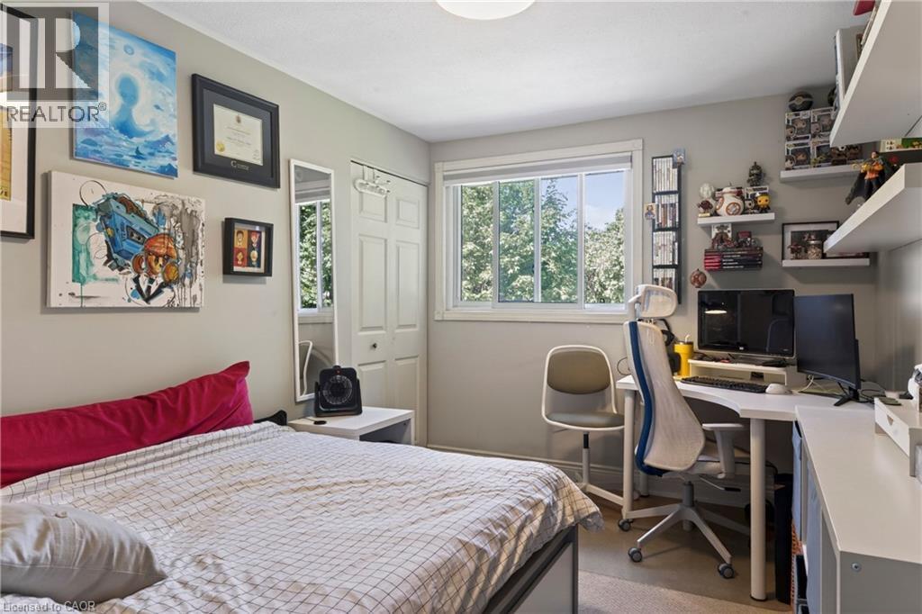28 Ramsgate Drive, Stoney Creek, ON - Indoor Photo Showing Bedroom