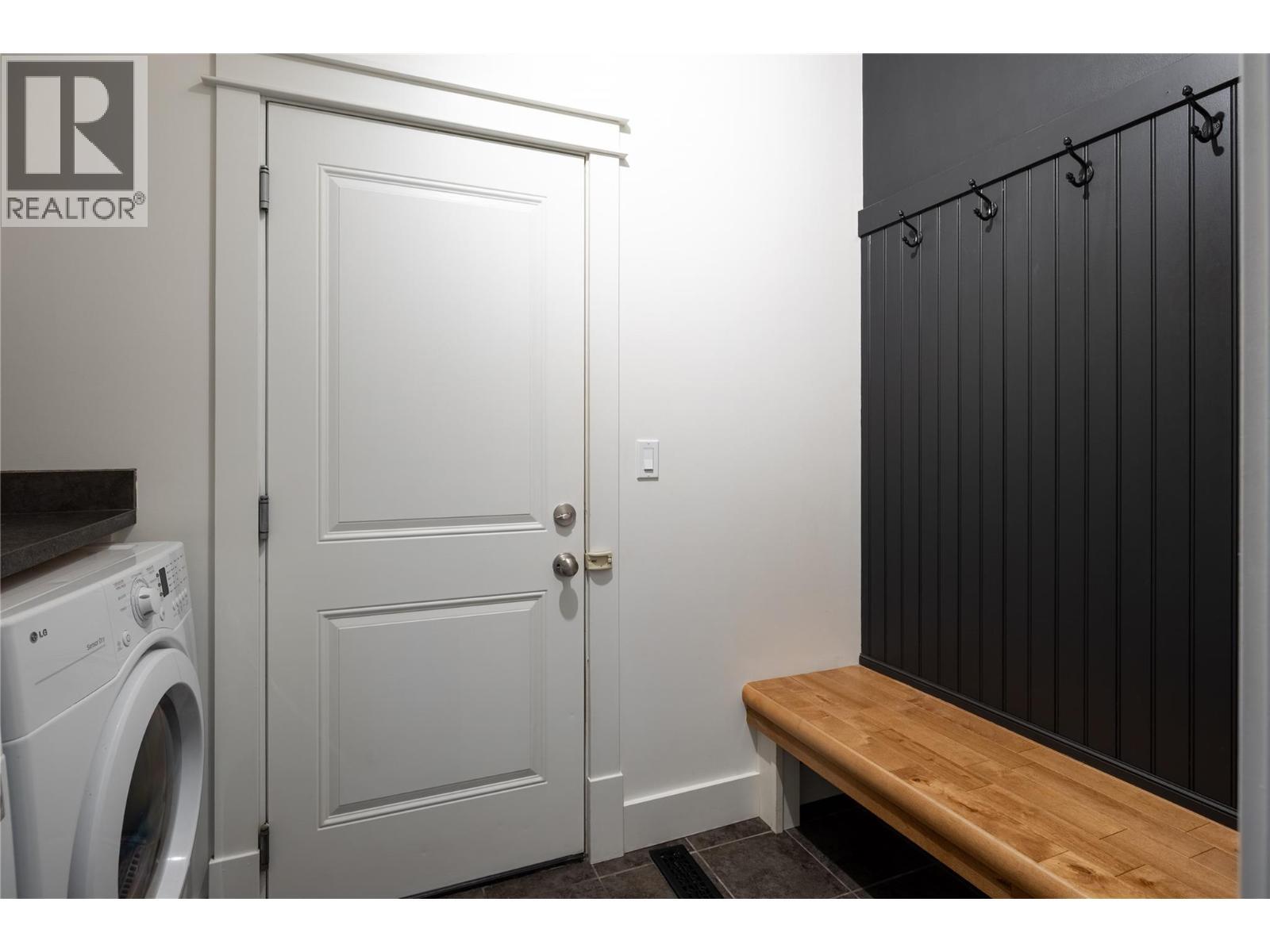7261 Silver Ridge Drive, Vernon, BC - Indoor Photo Showing Laundry Room