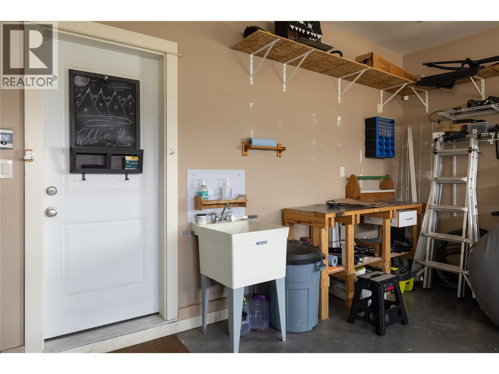 7261 Silver Ridge Drive, Vernon, BC - Indoor