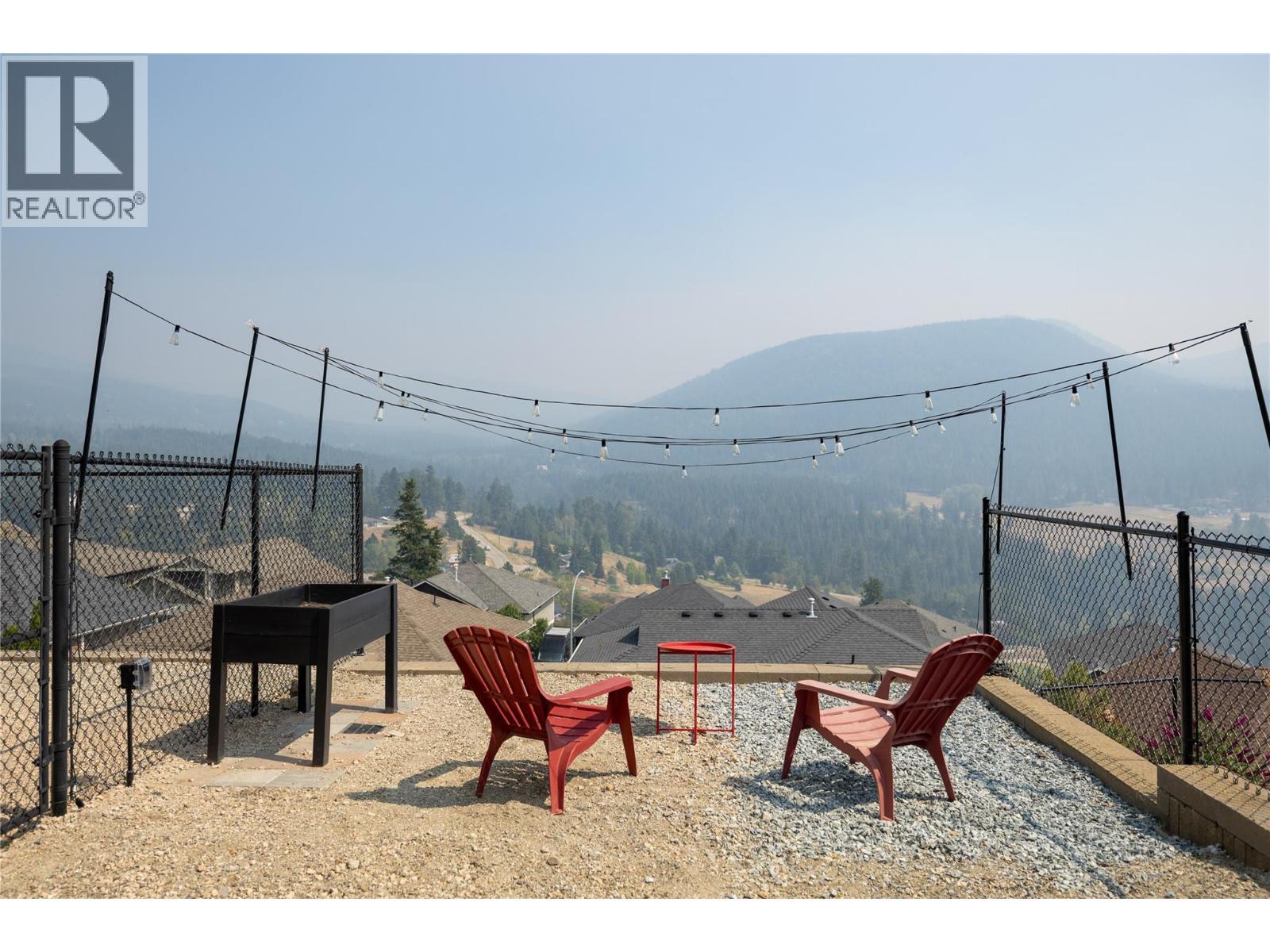 Xeriscaped back yard - 7261 Silver Ridge Drive, Vernon, BC - Outdoor