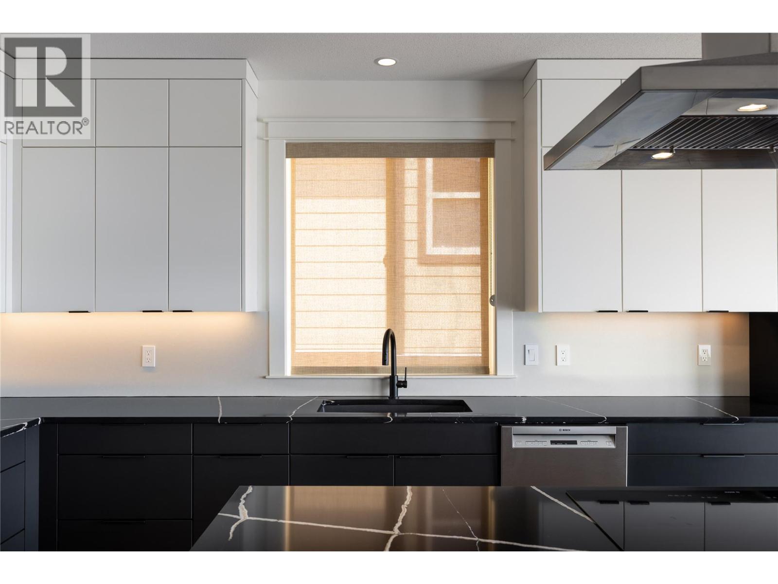 Meticulous. - 7261 Silver Ridge Drive, Vernon, BC - Indoor Photo Showing Kitchen With Double Sink