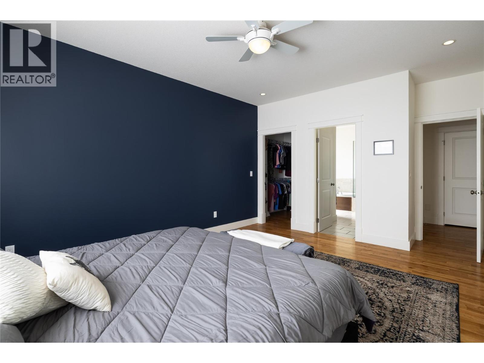 7261 Silver Ridge Drive, Vernon, BC - Indoor Photo Showing Bedroom