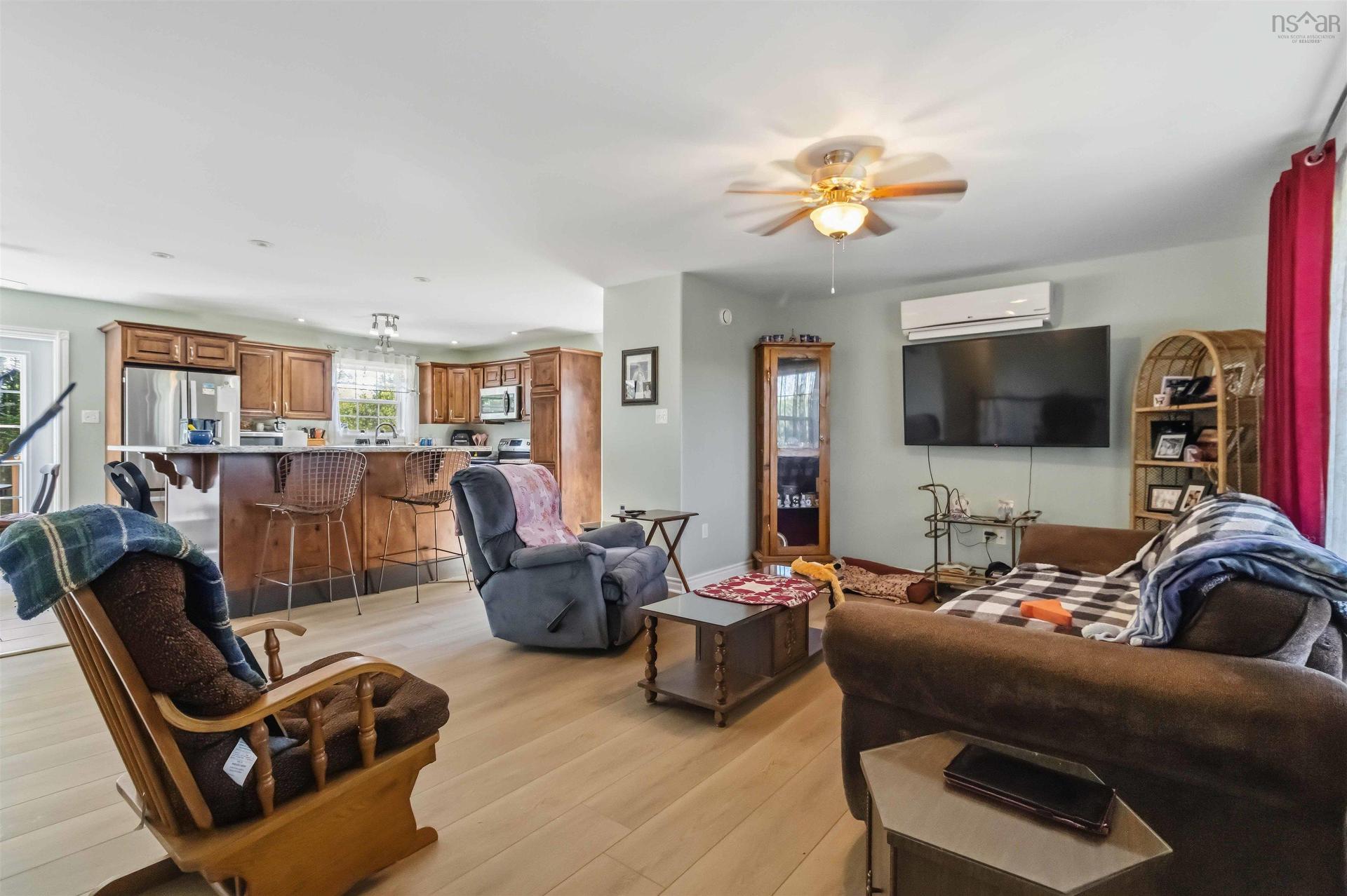13 Nick Drive, Pine Grove, NS - Indoor Photo Showing Living Room