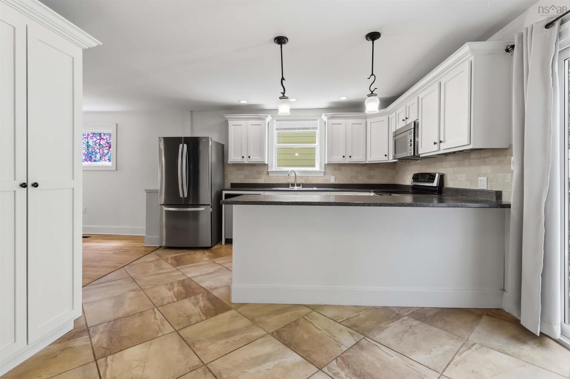 6167 Windsor Terrace, Halifax Peninsula, NS - Indoor Photo Showing Kitchen