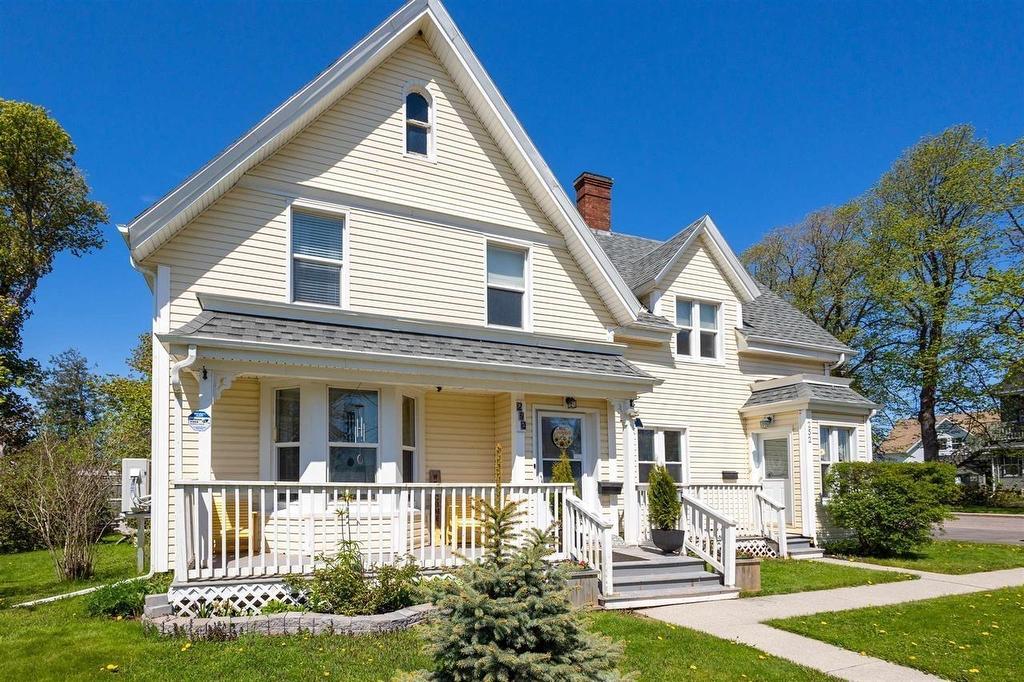 250-252 Central Street, Summerside, PE - Outdoor With Deck Patio Veranda With Facade