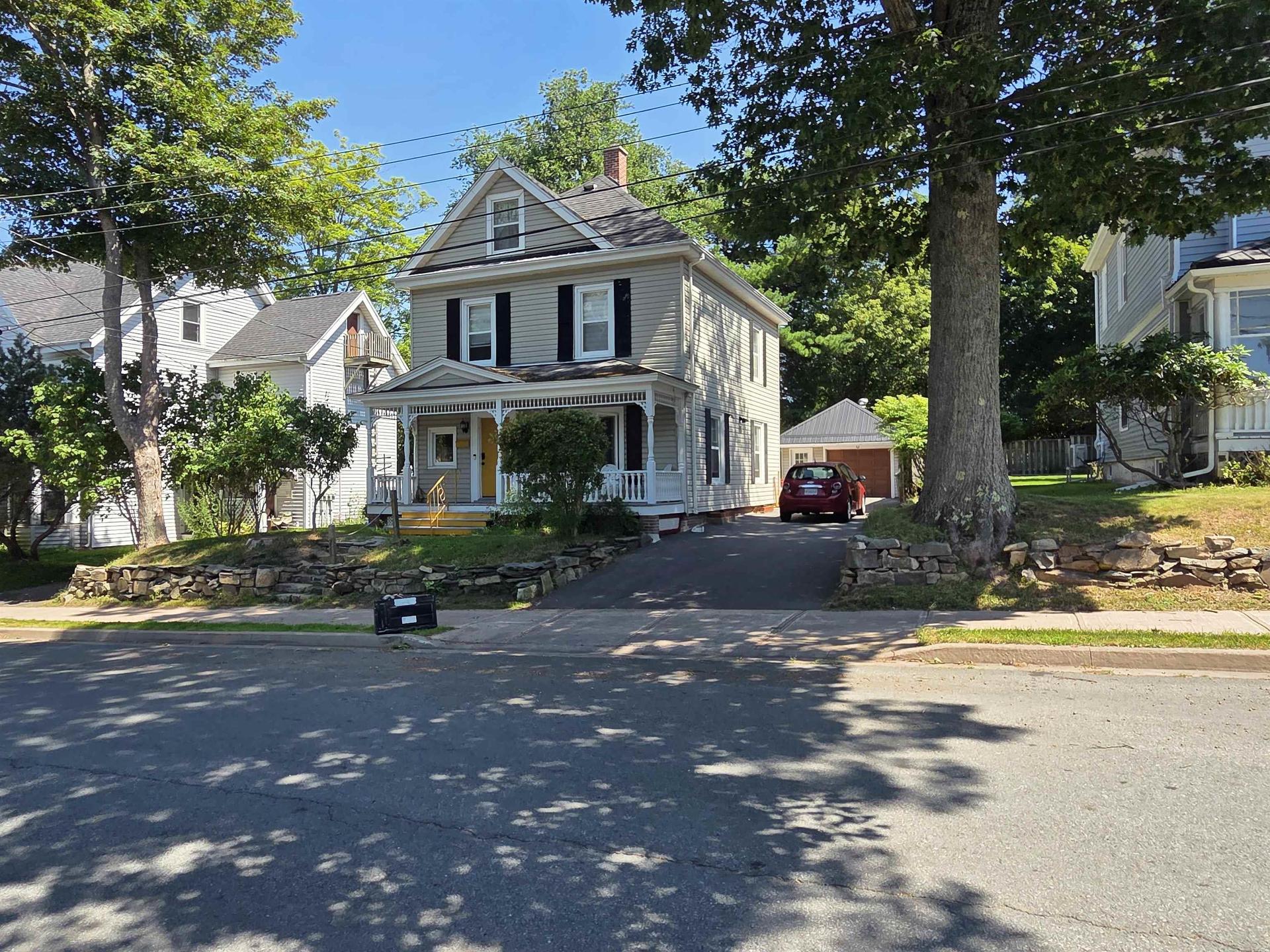 135 Dominion Street, Truro, NS - Outdoor With Deck Patio Veranda With Facade
