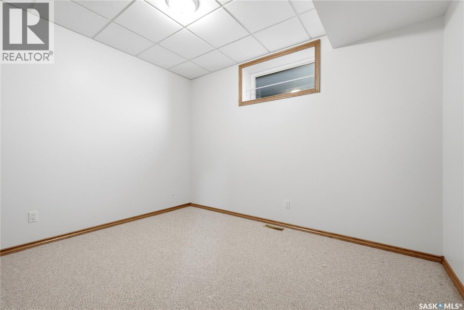 11330 Wascana Meadows, Regina, SK - Indoor Photo Showing Other Room