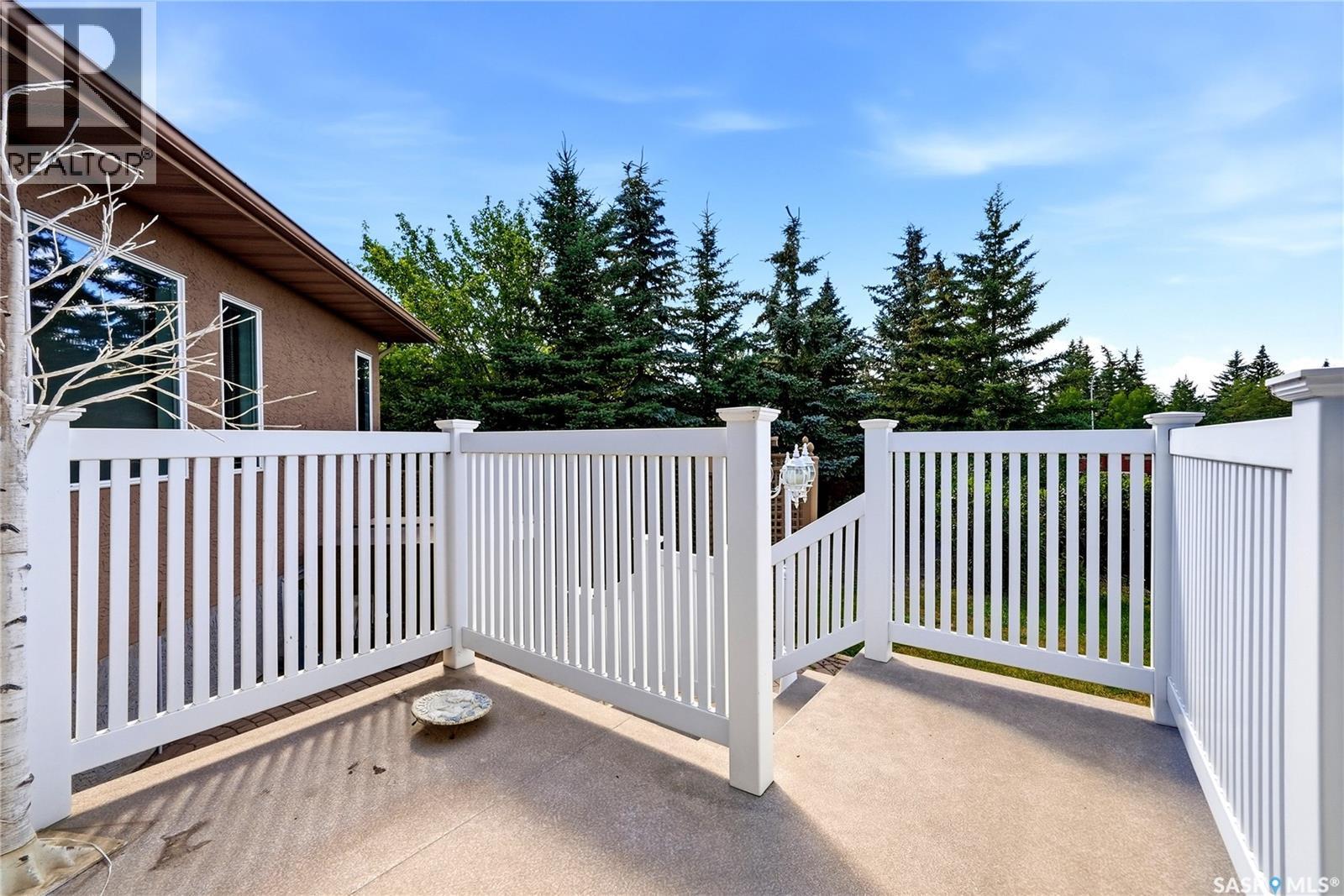 11330 Wascana Meadows, Regina, SK - Outdoor With Deck Patio Veranda