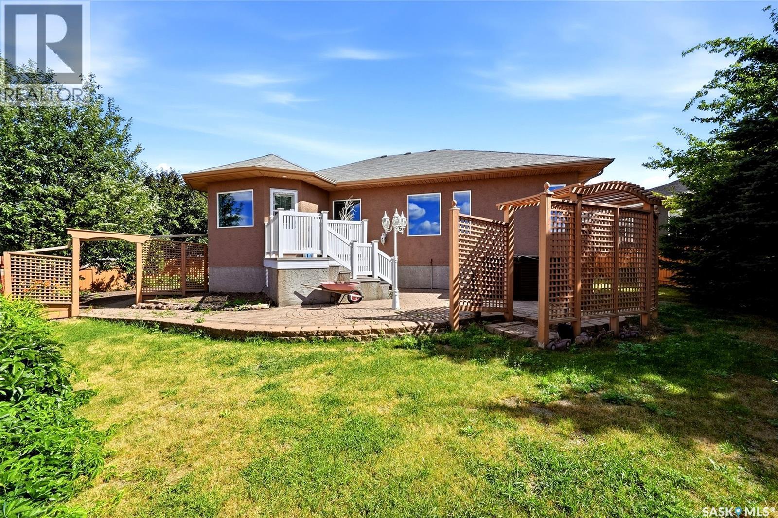 11330 Wascana Meadows, Regina, SK - Outdoor With Deck Patio Veranda