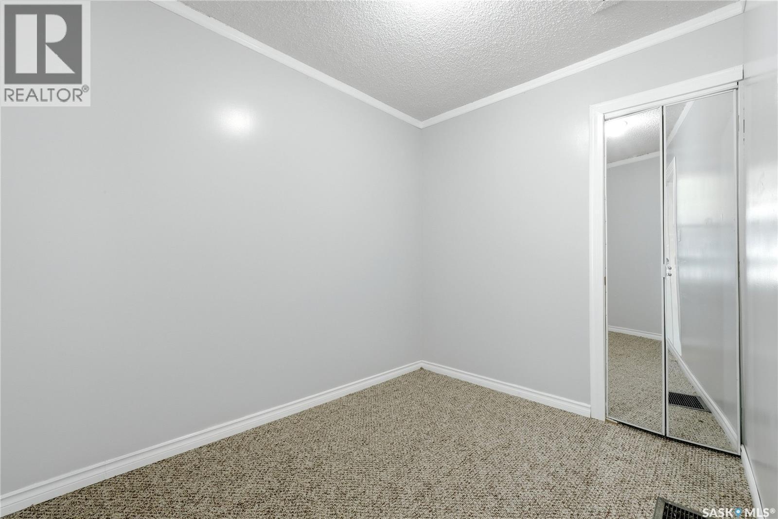 558 Osler Street, Regina, SK - Indoor Photo Showing Other Room