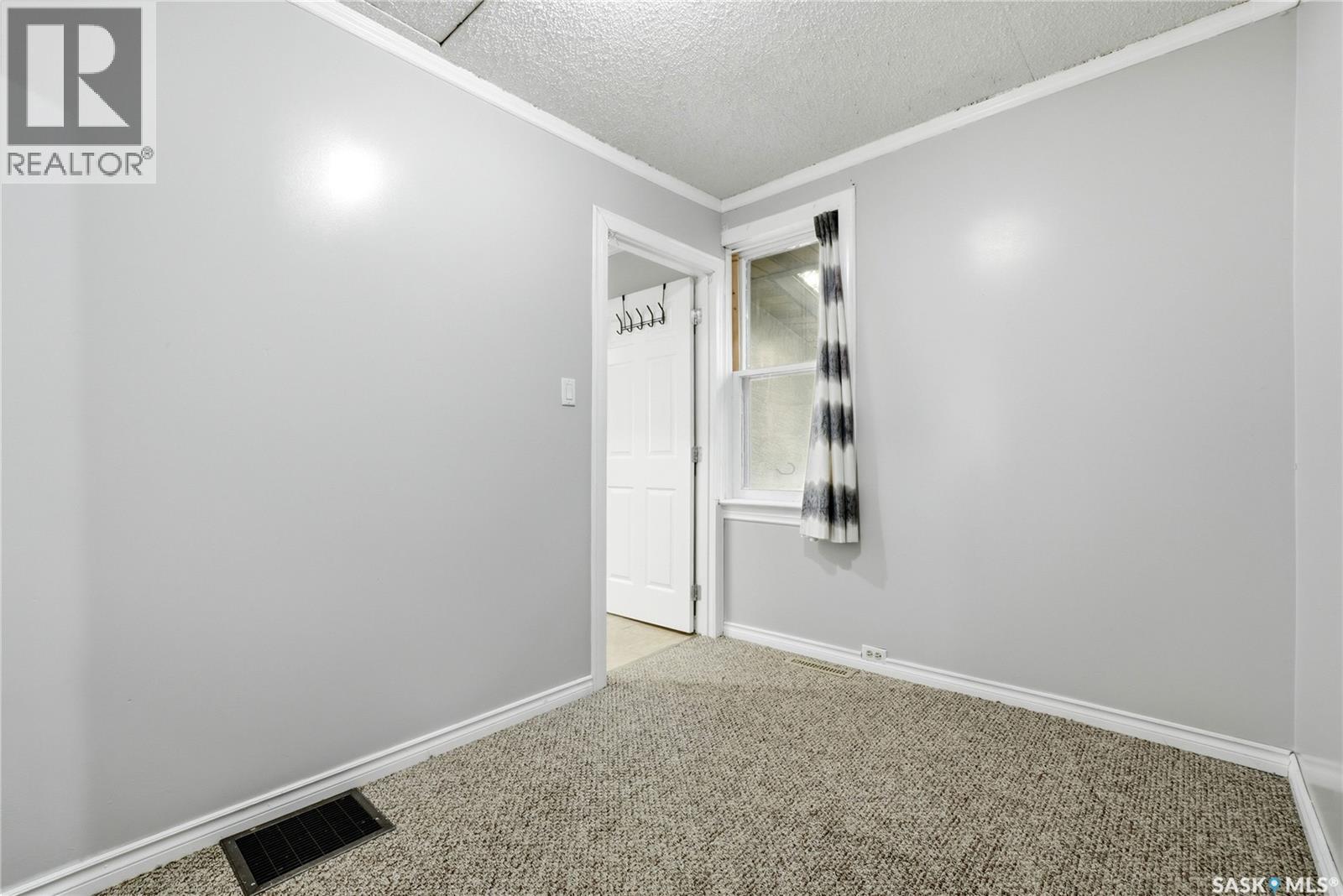 558 Osler Street, Regina, SK - Indoor Photo Showing Other Room