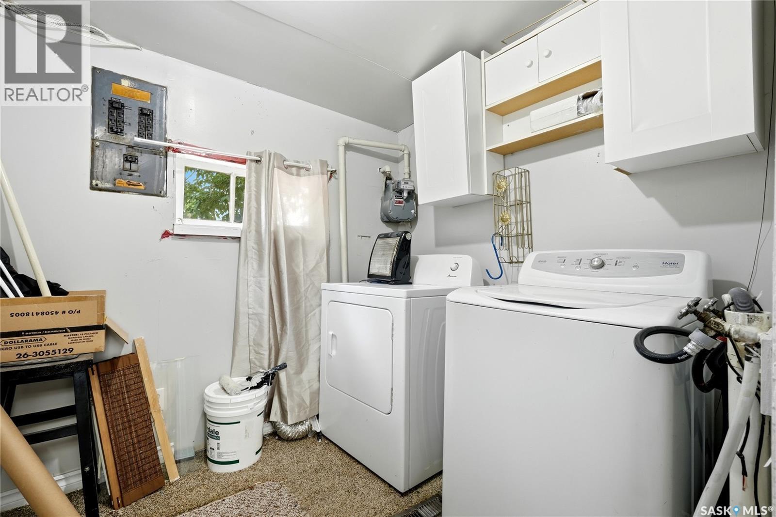 558 Osler Street, Regina, SK - Indoor Photo Showing Laundry Room