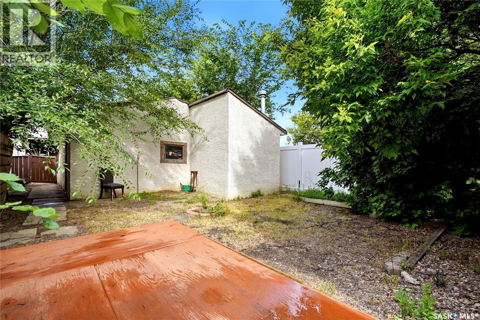 558 Osler Street, Regina, SK - Outdoor