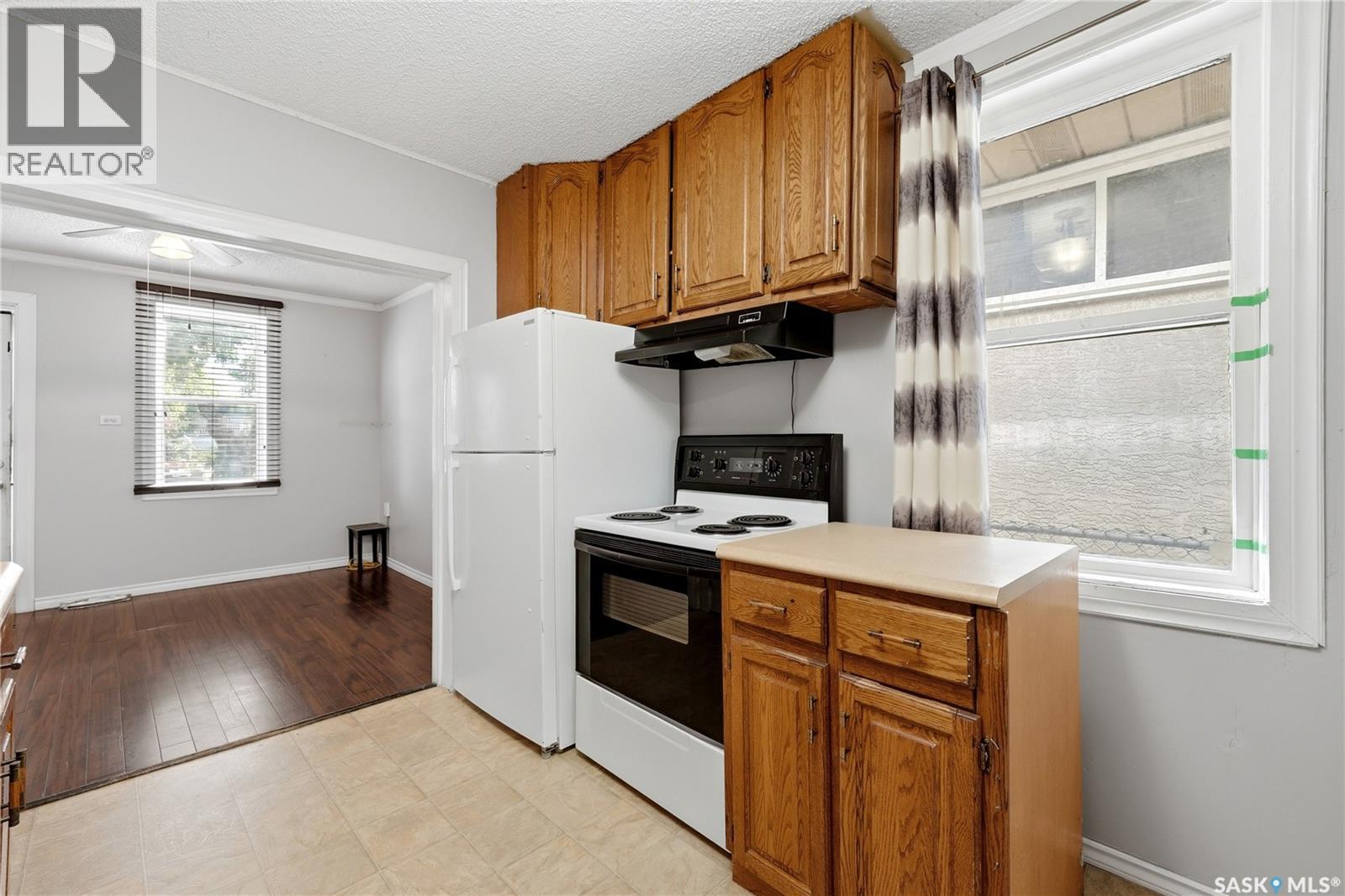 558 Osler Street, Regina, SK - Indoor Photo Showing Kitchen