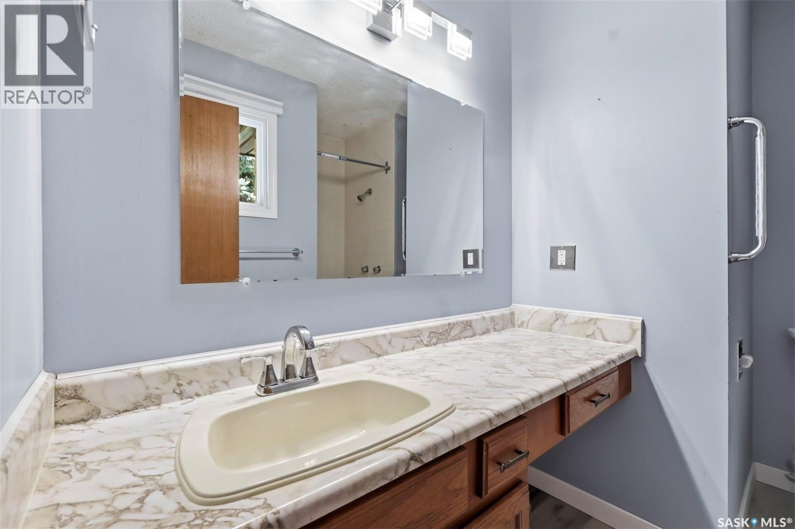 19 Nash Place, Saskatoon, SK - Indoor Photo Showing Bathroom