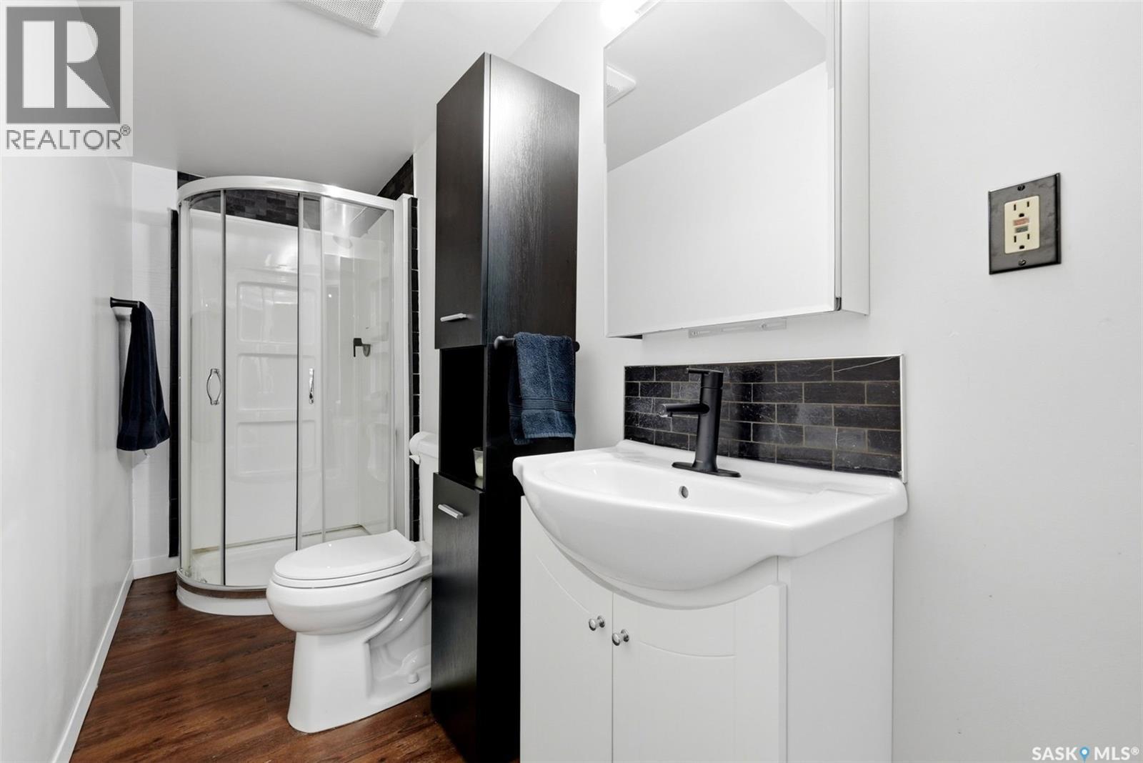 51 Martinac Crescent, Regina, SK - Indoor Photo Showing Bathroom