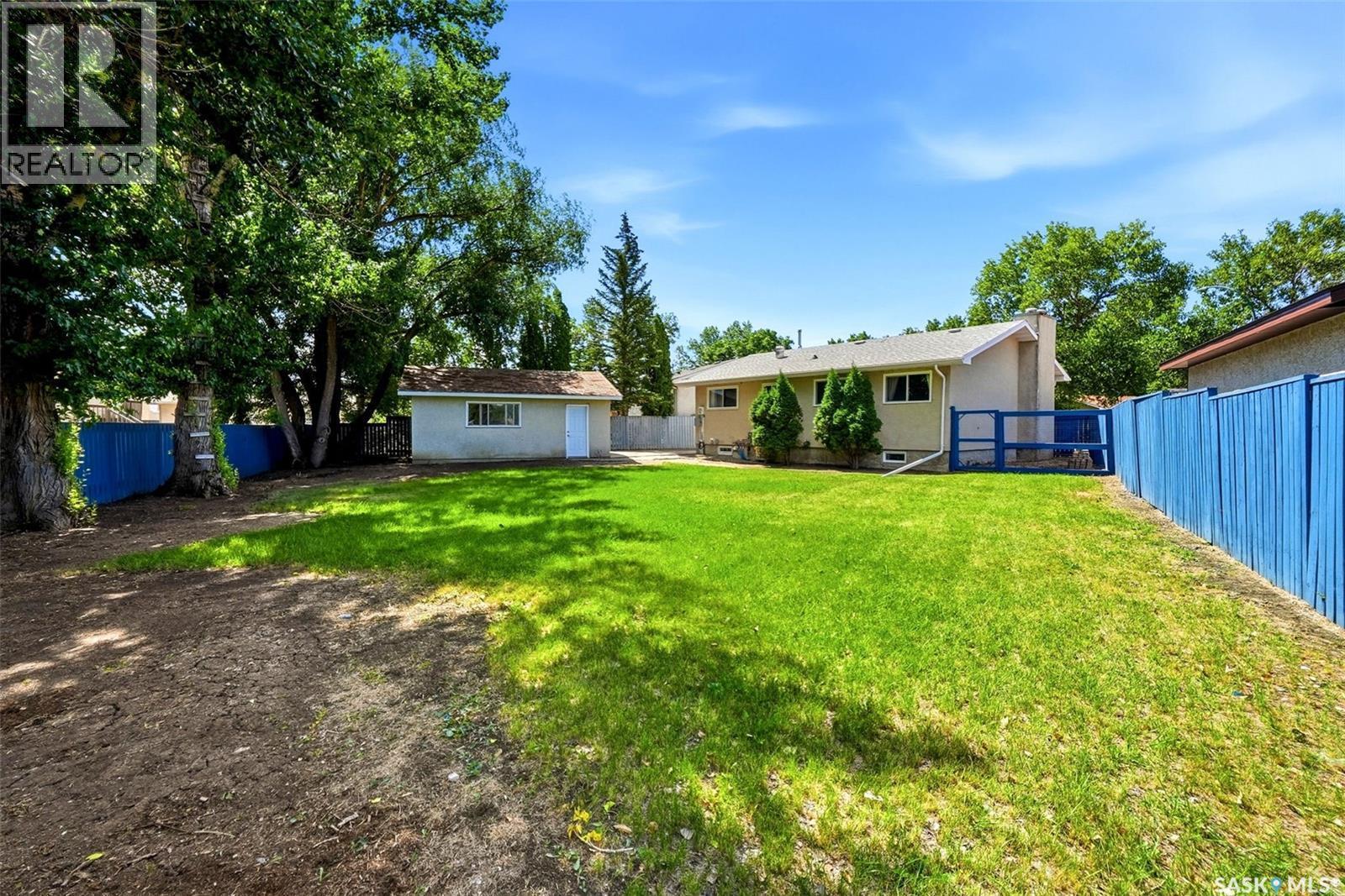 51 Martinac Crescent, Regina, SK - Outdoor With Backyard