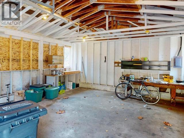 4311 Westview Ave, Powell River, BC - Indoor