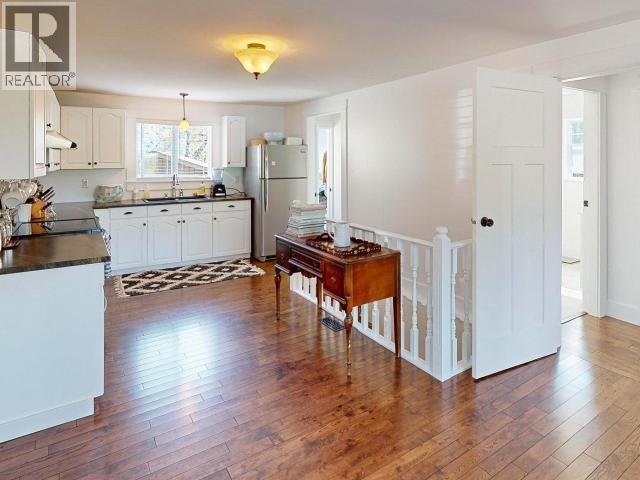 4311 Westview Ave, Powell River, BC - Indoor Photo Showing Kitchen