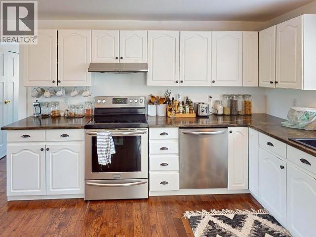 4311 Westview Ave, Powell River, BC - Indoor Photo Showing Kitchen