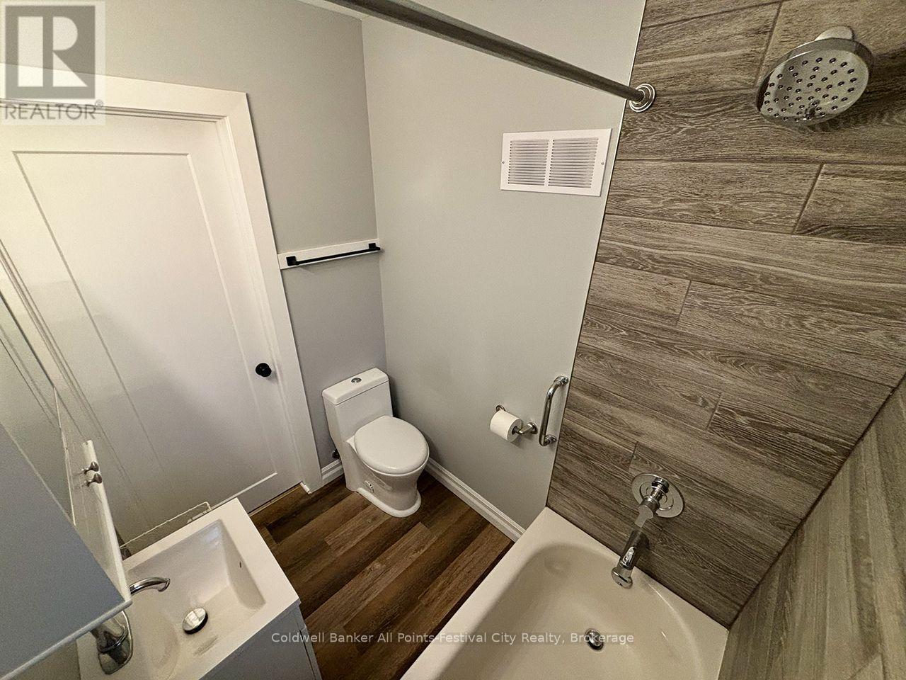 13 Waterloo Street N, Goderich (Goderich (Town)), ON - Indoor Photo Showing Bathroom