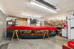 Garage - 