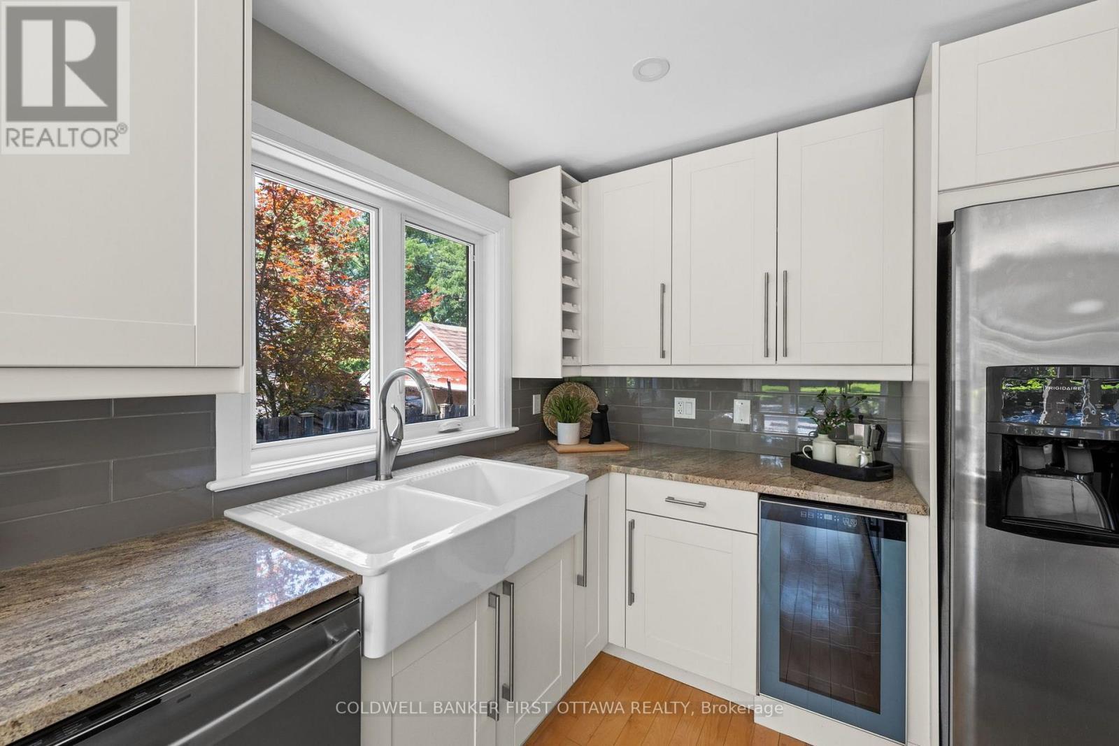 199 Mountbatten Avenue, Ottawa, ON - Indoor Photo Showing Kitchen With Double Sink