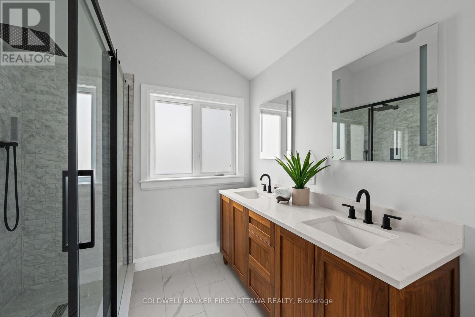 199 Mountbatten Avenue, Ottawa, ON - Indoor Photo Showing Bathroom