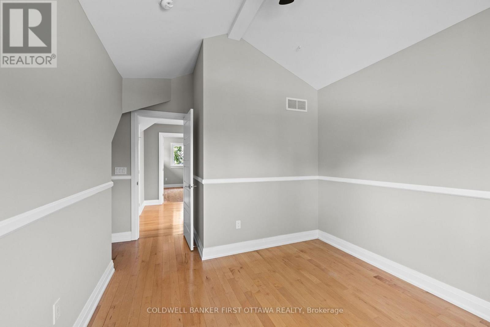 199 Mountbatten Avenue, Ottawa, ON - Indoor Photo Showing Other Room