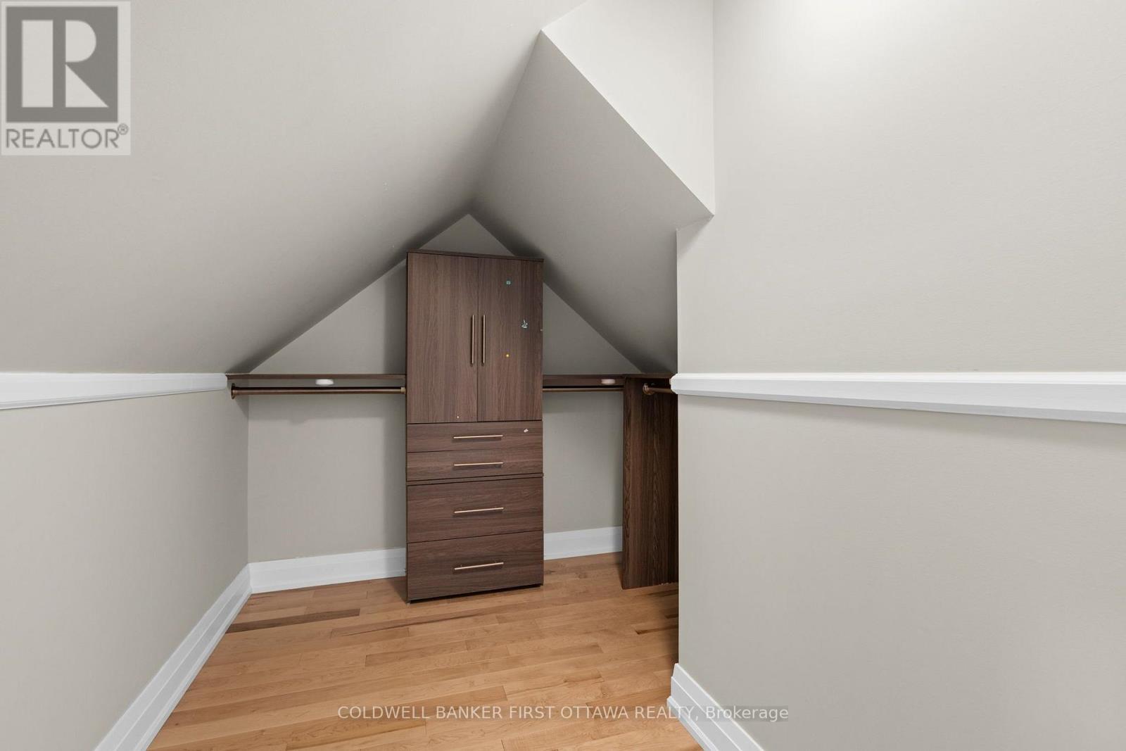 199 Mountbatten Avenue, Ottawa, ON - Indoor Photo Showing Other Room