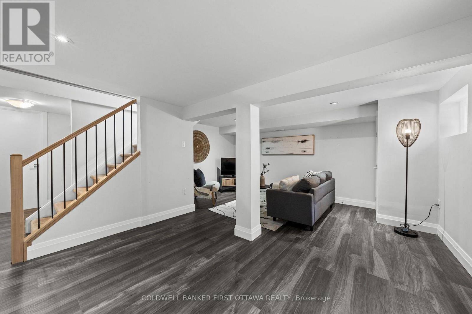 199 Mountbatten Avenue, Ottawa, ON - Indoor Photo Showing Other Room