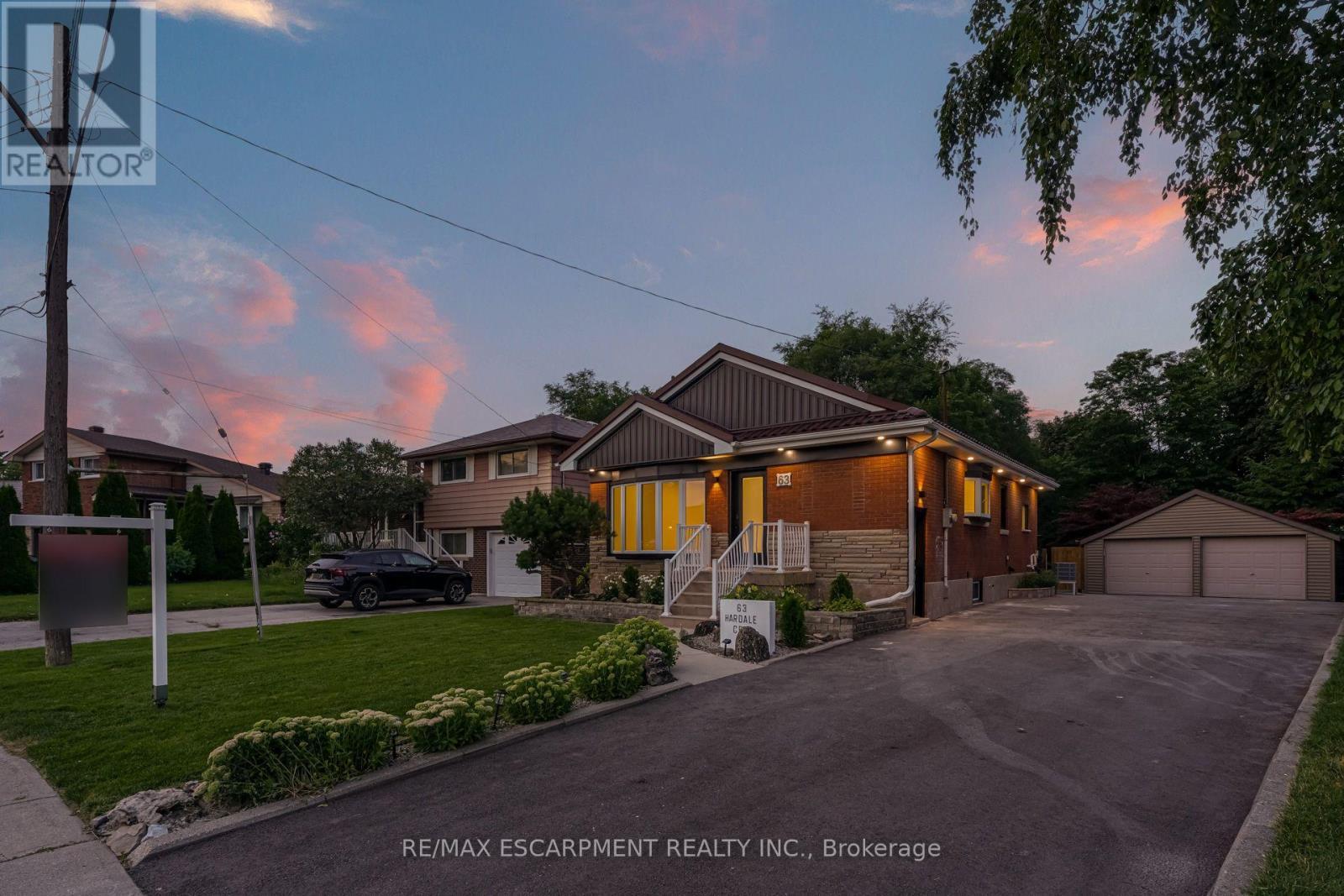 63 Hardale Crescent, Hamilton, ON - Outdoor
